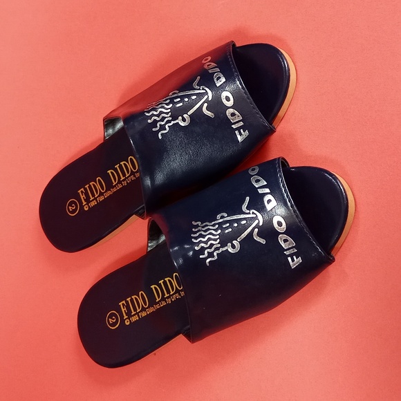 Very Rare 1985 Fido Dido blue Slip On Summer Shoe's UNISEX - Picture 1 of 8